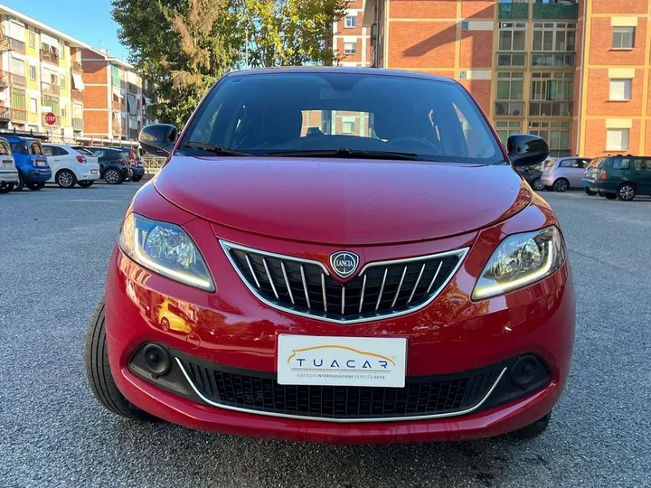 Lancia Ypsilon