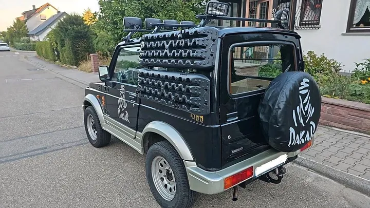 Suzuki SJ Samurai