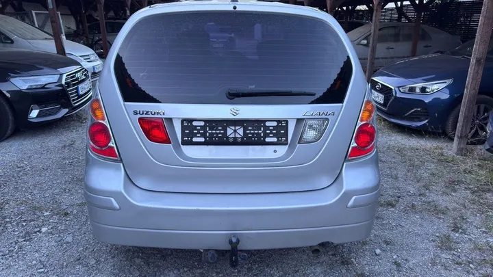 Suzuki Liana