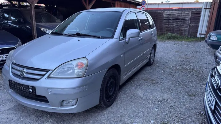 Suzuki Liana