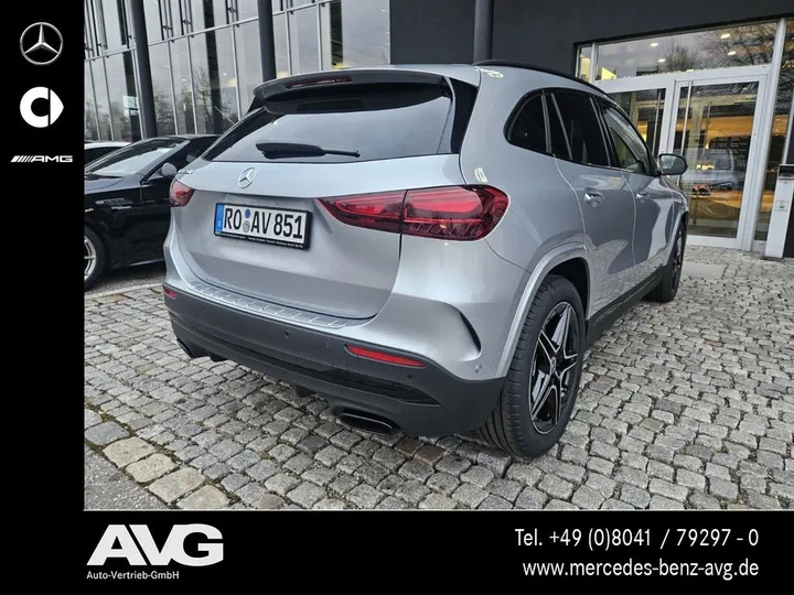 Mercedes-Benz GLA 200