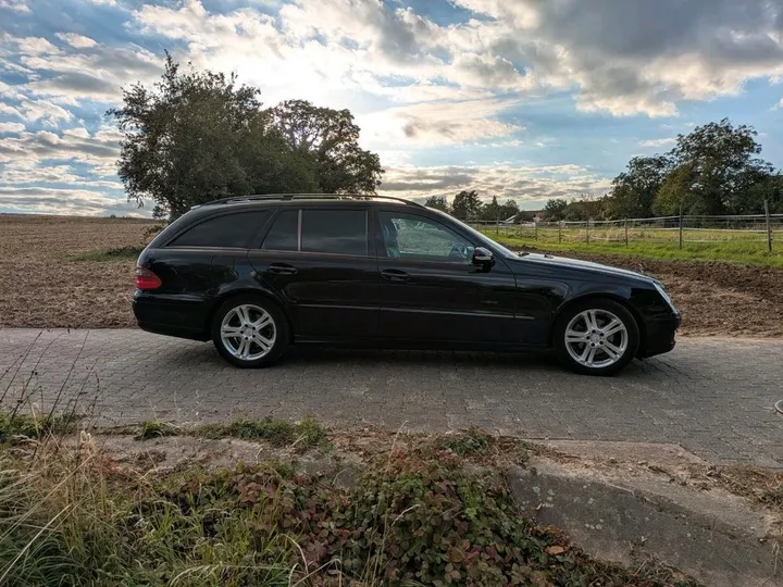 Mercedes-Benz E 200