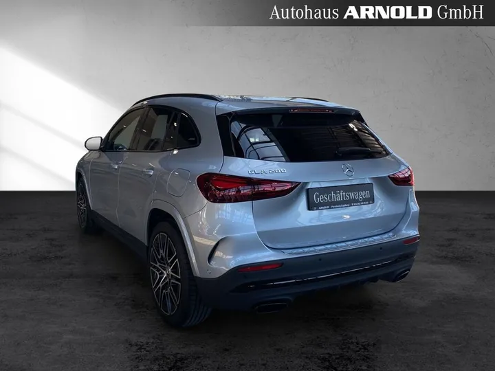 Mercedes-Benz GLA 200