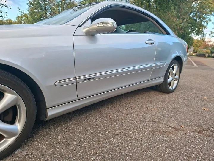 Mercedes-Benz CLK 320