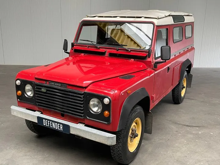Land Rover Defender