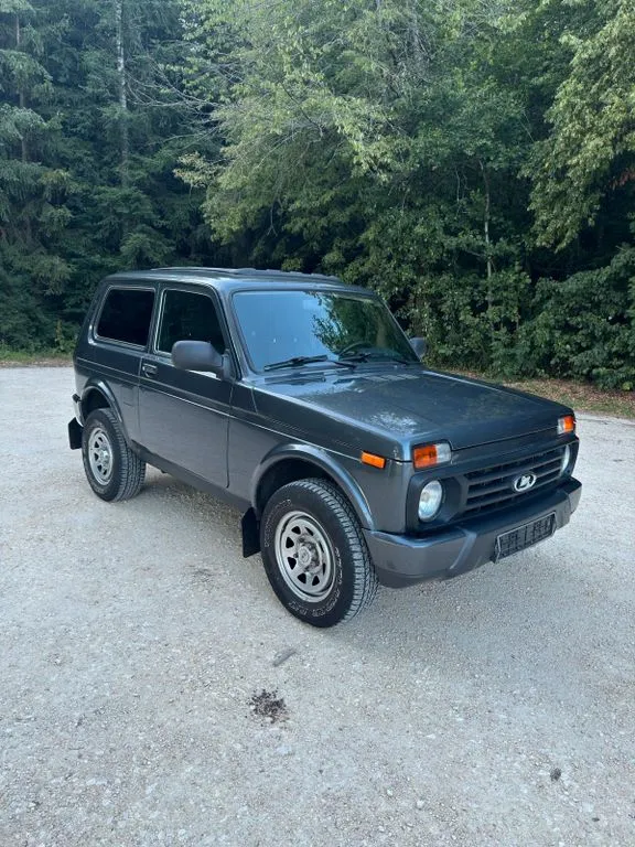 Lada Urban