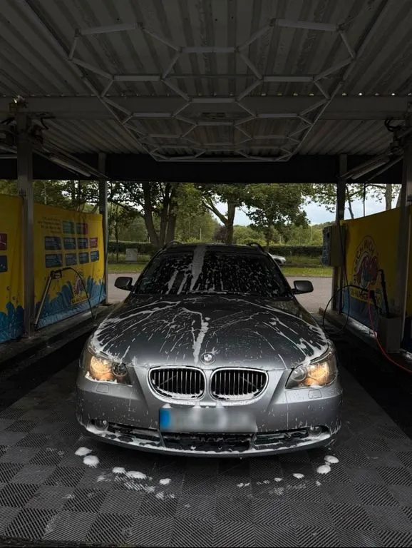 BMW 525