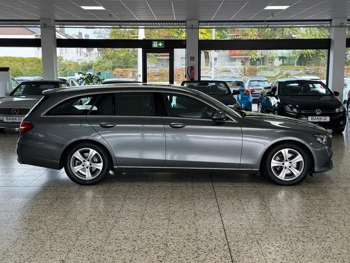 Mercedes-Benz E 200