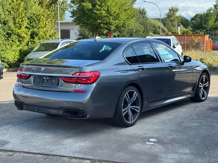BMW 730