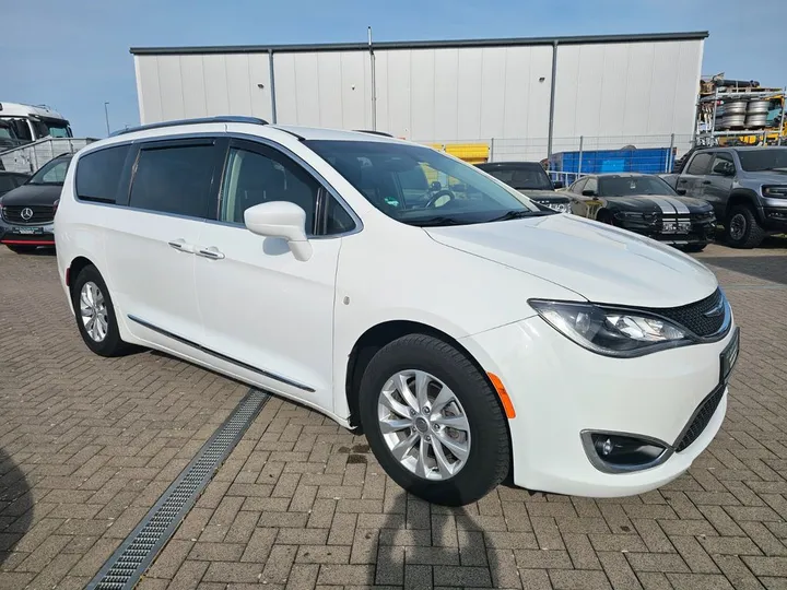 Chrysler Pacifica
