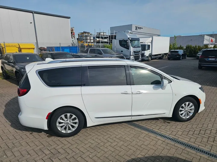 Chrysler Pacifica