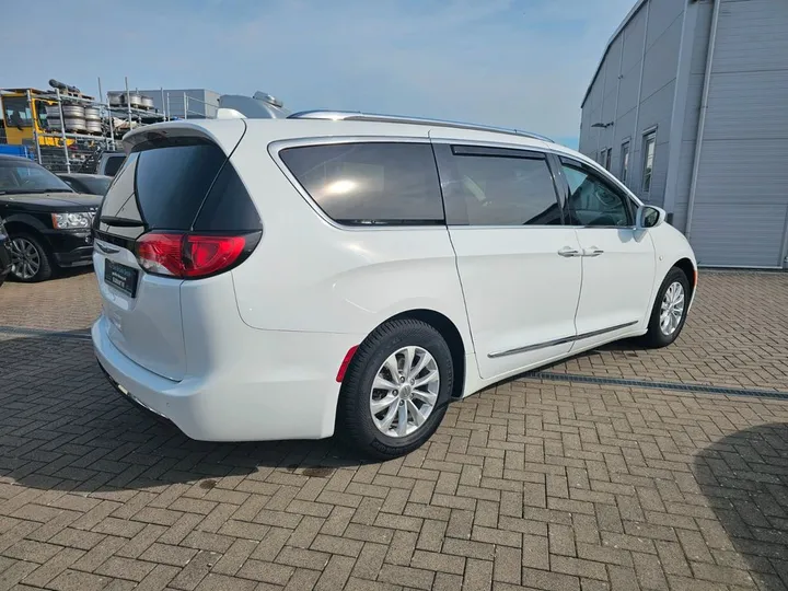 Chrysler Pacifica