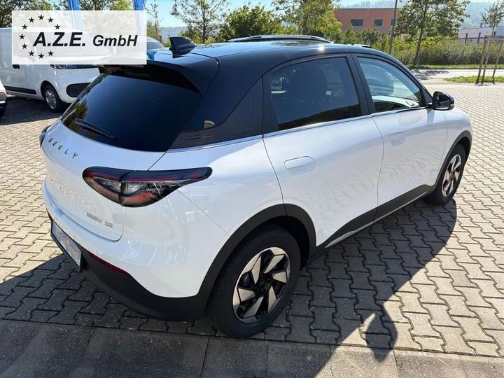 Geely E2