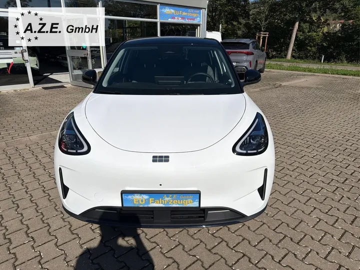 Geely E2