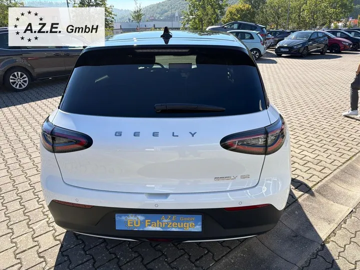 Geely E2