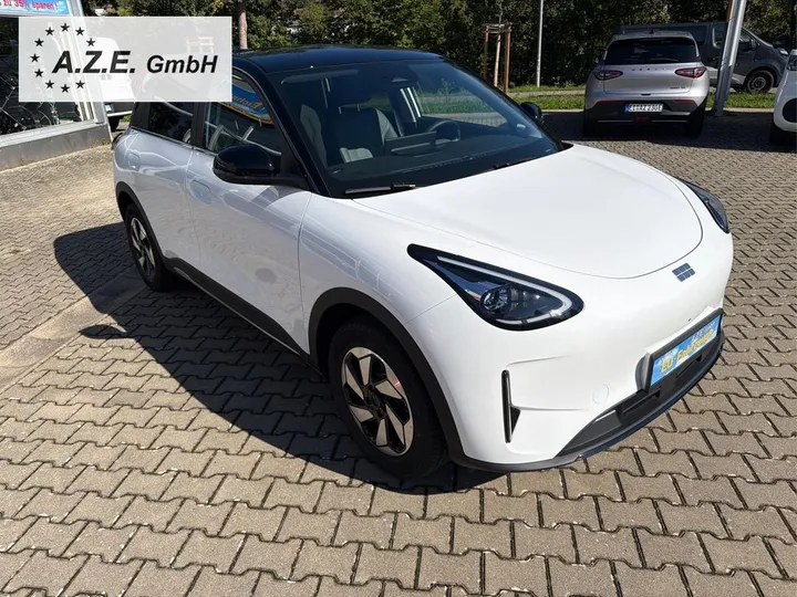 Geely E2
