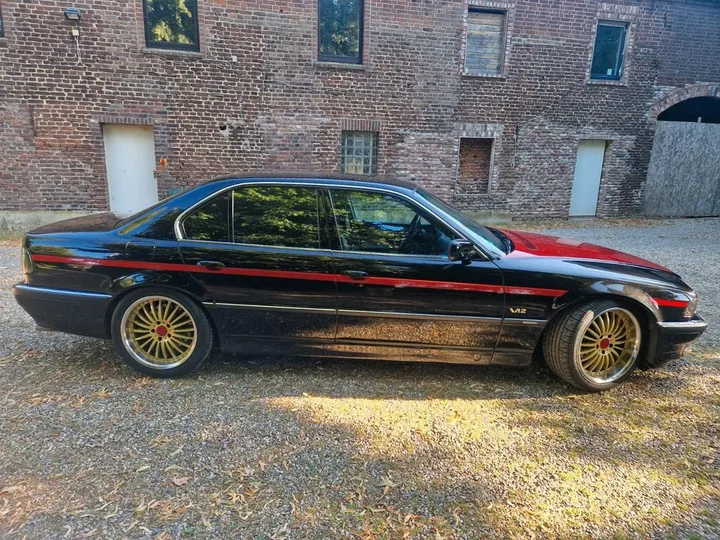 BMW 750