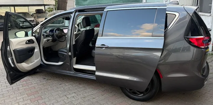 Chrysler Pacifica