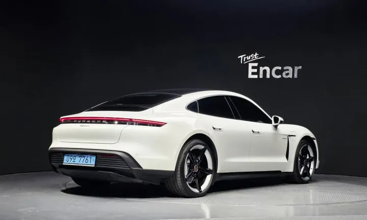Porsche Taycan