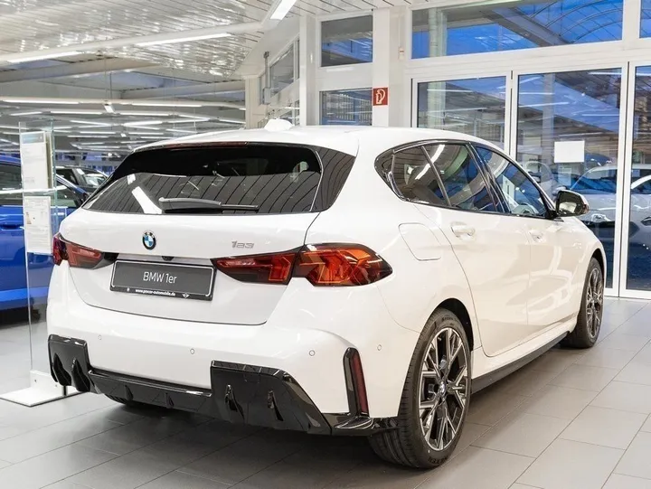 BMW 123