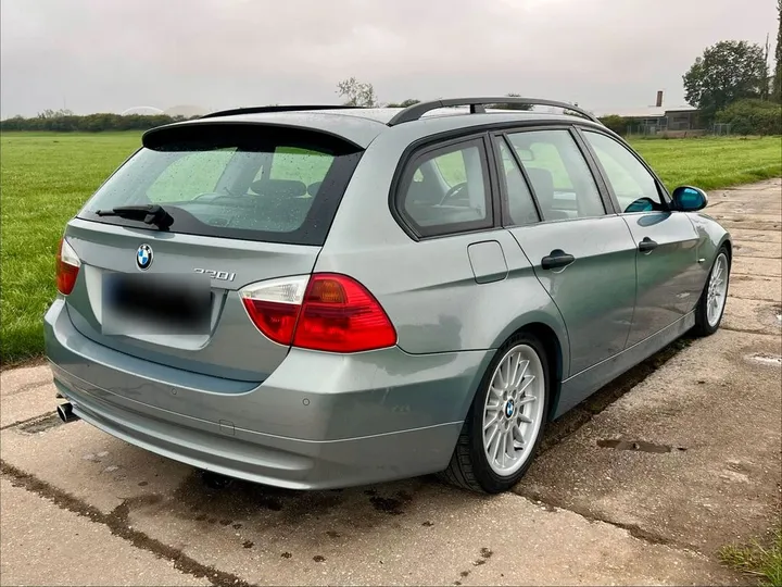 BMW 320