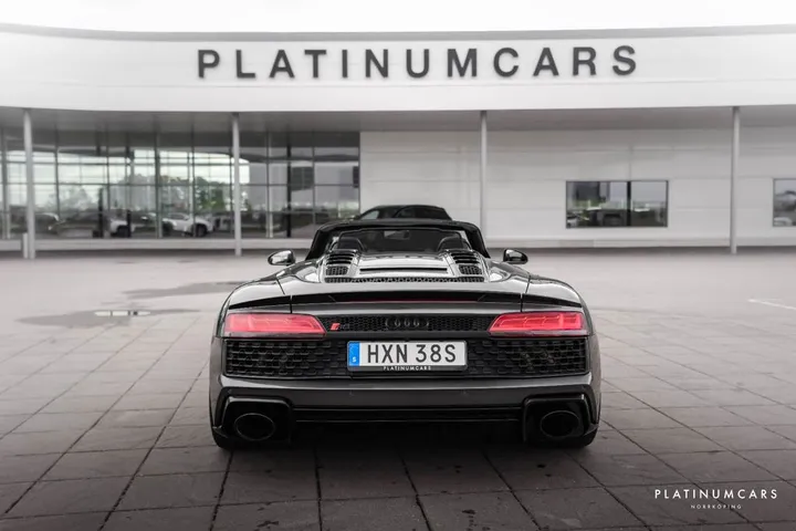 Audi R8