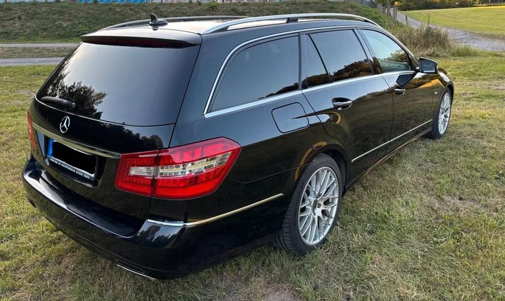 Mercedes-Benz E 200