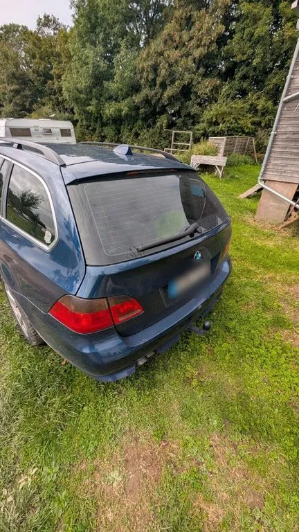BMW 525