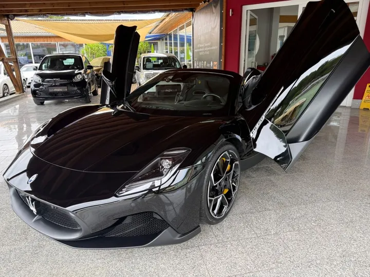 Maserati MC20