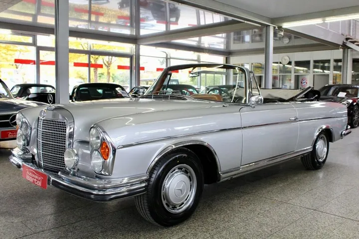 Mercedes-Benz 300