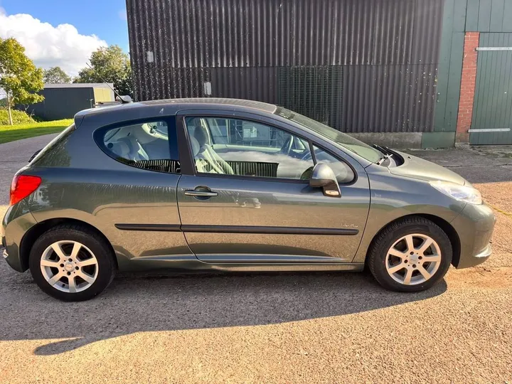 Peugeot 207