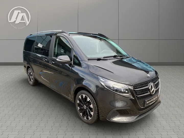 Mercedes-Benz V 220