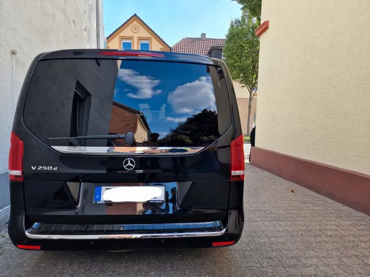 Mercedes-Benz V 250