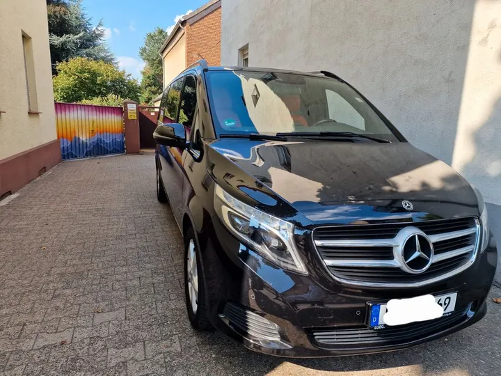 Mercedes-Benz V 250