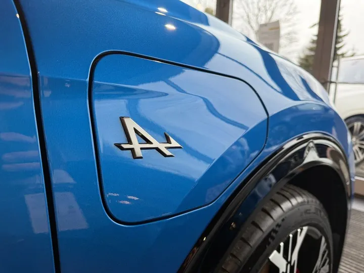 Alpine A390