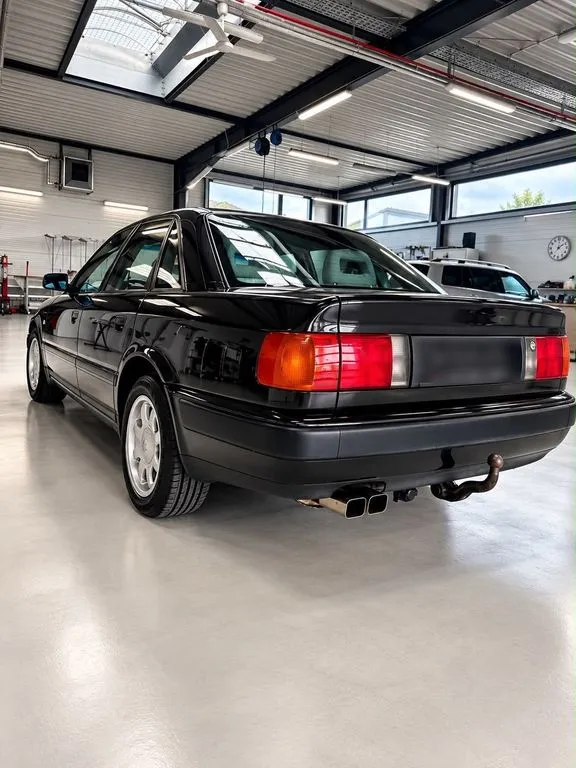 Audi 100