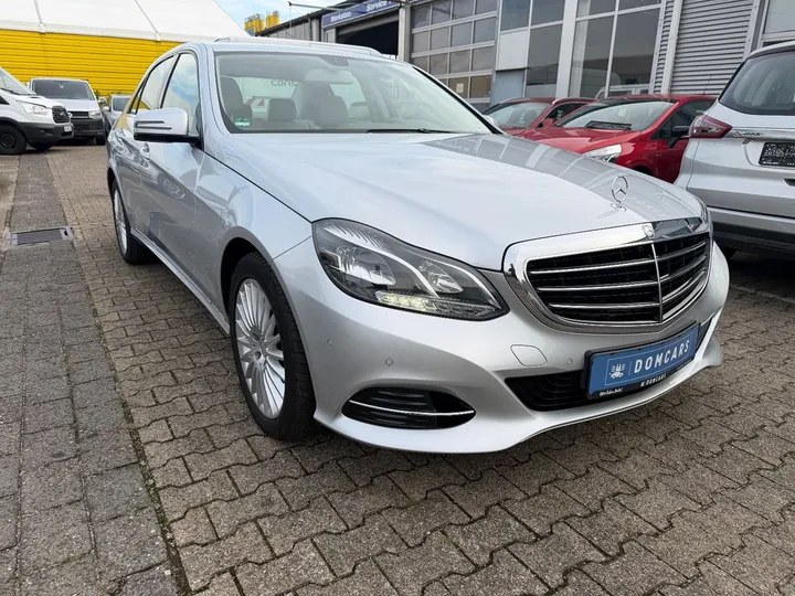 Mercedes-Benz E 200