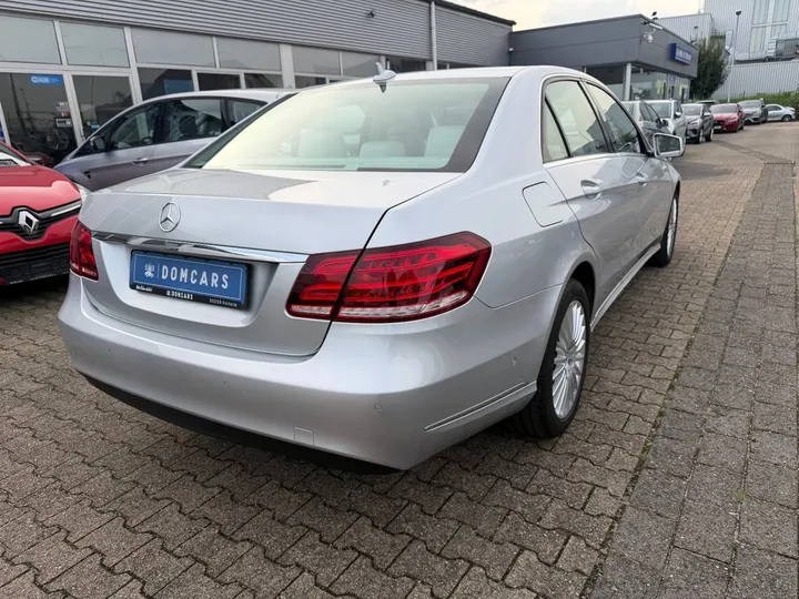 Mercedes-Benz E 200
