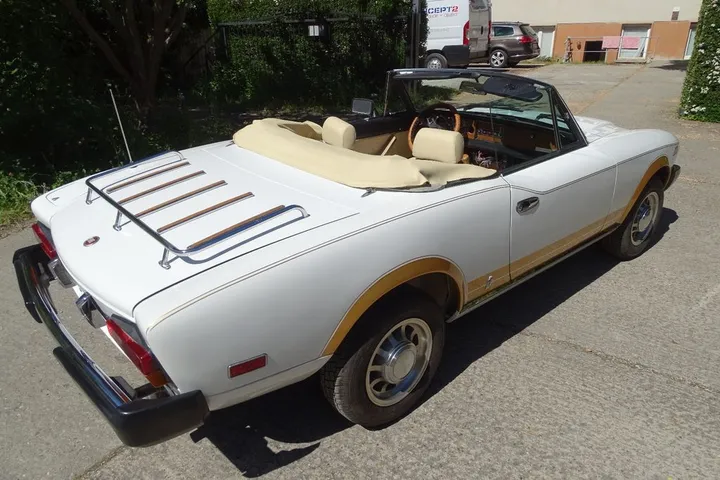 Fiat 124 Spider