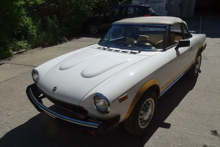 Fiat 124 Spider