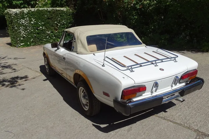 Fiat 124 Spider