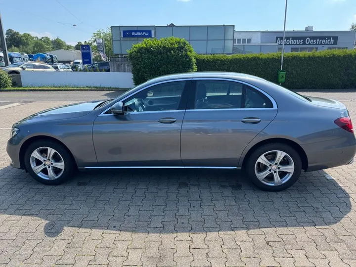 Mercedes-Benz E 200