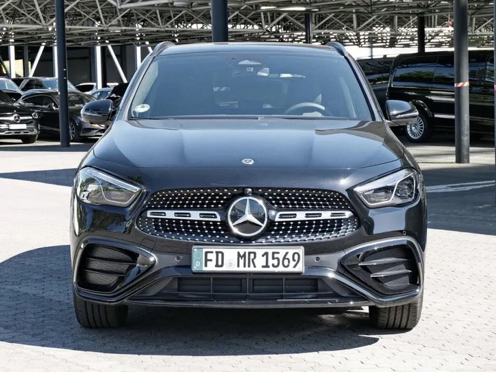 Mercedes-Benz GLA 200
