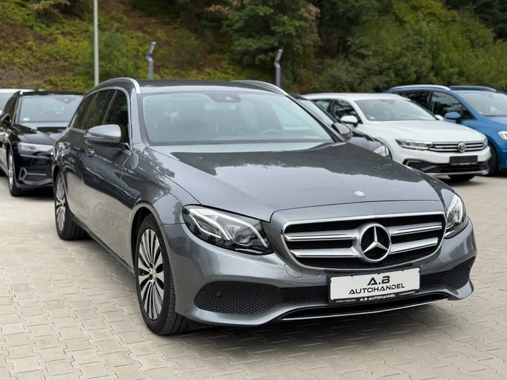 Mercedes-Benz E 220