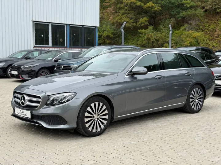 Mercedes-Benz E 220