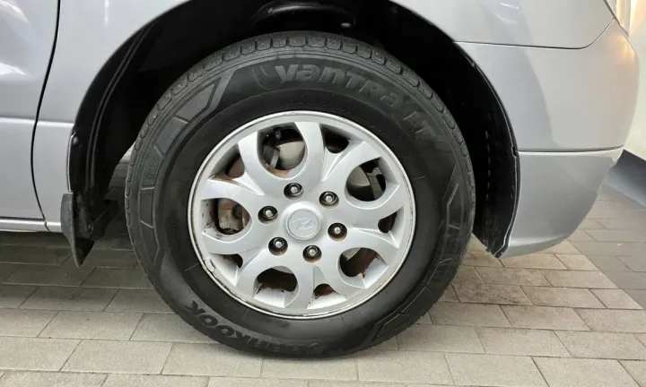 Hyundai Starex