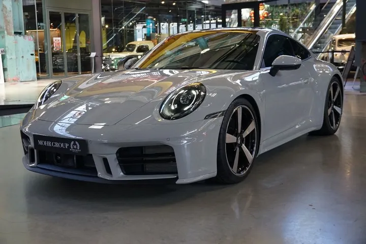 Porsche 992