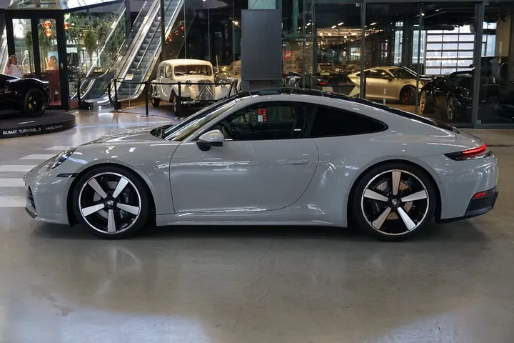 Porsche 992