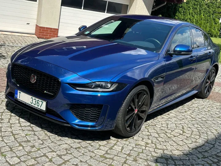 Jaguar XE