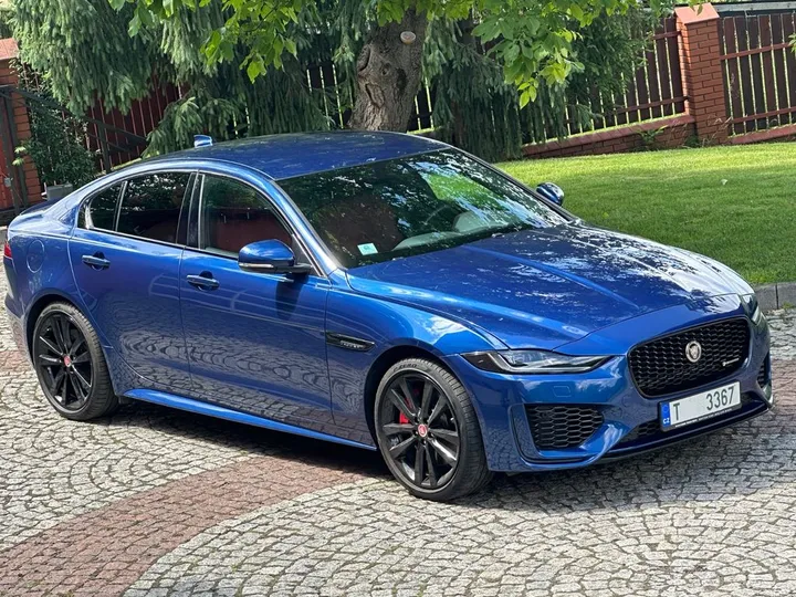 Jaguar XE